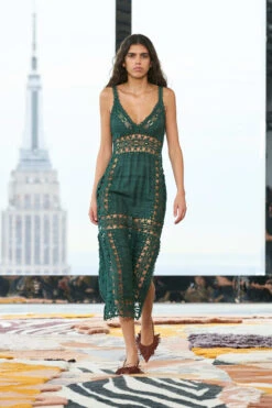 ULLA JOHNSON Shivani Dress - Cypress 13 ULLA JOHNSON Shivani Dress - Cypress -Chic Clothing Store UJ AW23 44 Filippo