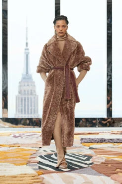 Chic Clothing Store -Chic Clothing Store UJ AW23 45 Filippo 959bb200 f1bd 4c6a 827d c6b88cf83af7