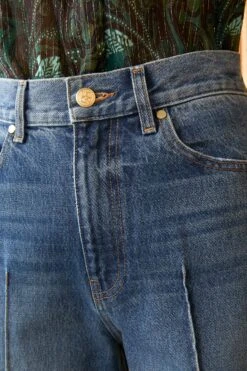 ULLA JOHNSON The Genevieve Jean - Danube Dark Indigo Wash 10 ULLA JOHNSON The Genevieve Jean - Danube Dark Indigo Wash -Chic Clothing Store ULLA JOHNSON GENEVIEVE JEAN DANUBE DARK INDIGO 04