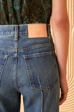 ULLA JOHNSON The Genevieve Jean - Danube Dark Indigo Wash 11 ULLA JOHNSON The Genevieve Jean - Danube Dark Indigo Wash -Chic Clothing Store ULLA JOHNSON GENEVIEVE JEAN DANUBE DARK INDIGO 05