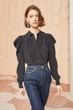 ULLA JOHNSON Dari Blouse - Noir -Chic Clothing Store ULLA JOHNSON Dara Blouse NOIR 01 MAIN