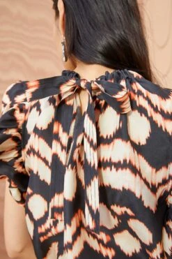 ULLA JOHNSON Iren Top - Obsidian 9 ULLA JOHNSON Iren Top - Obsidian -Chic Clothing Store ULLA JOHNSON Iren Top OBSIDIAN 03