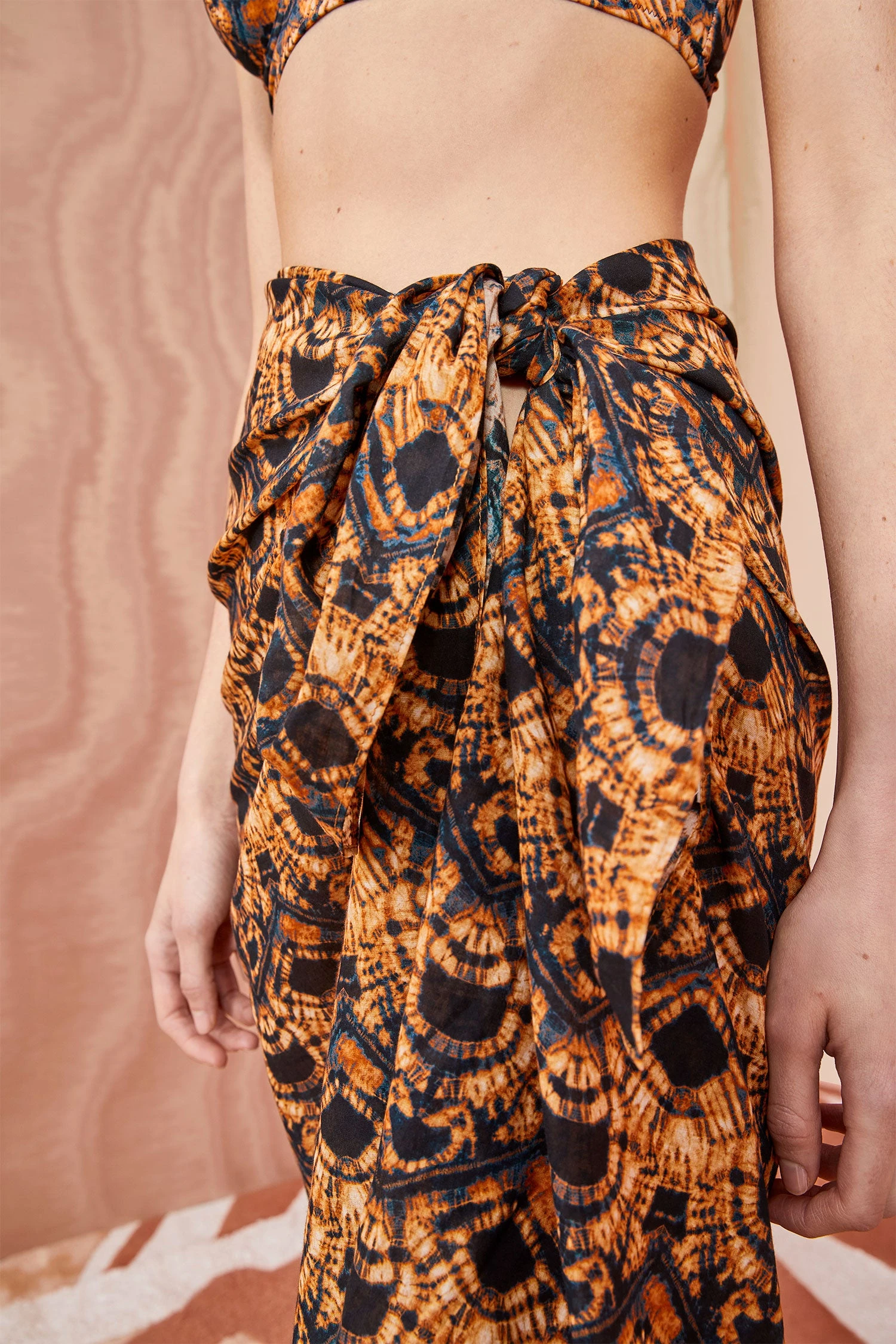 ULLA JOHNSON Paz Coverup - Constellation 4 ULLA JOHNSON Paz Coverup - Constellation - Image 2