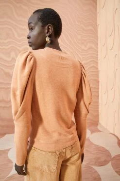 ULLA JOHNSON Philo Pullover - Resin 10 ULLA JOHNSON Philo Pullover - Resin -Chic Clothing Store ULLA JOHNSON Philo Pullover RESIN 04